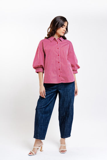 CAMISA DE RAYAS VINO CON MANGAS ABULLONADAS