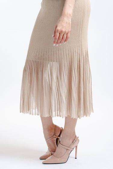 CONJUNTO-BEIGE-CON-TABLONES