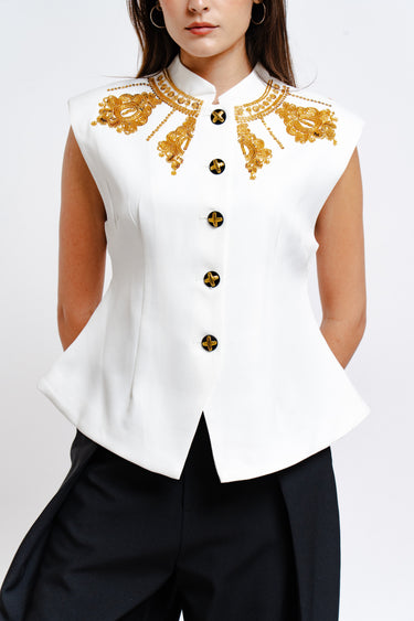 BLUSA CON DETALLES DORADOS