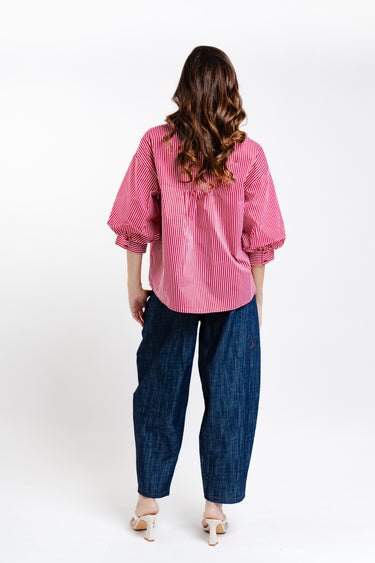 CAMISA DE RAYAS VINO CON MANGAS ABULLONADAS